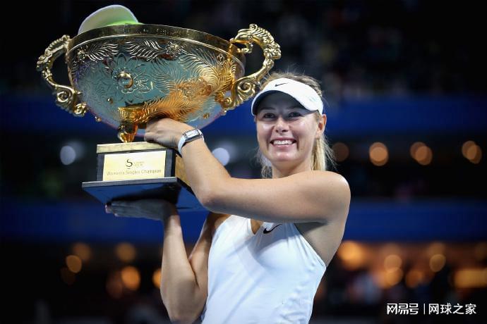 让球迷们感, 穆古鲁扎在 让球迷们感, 穆古鲁扎在