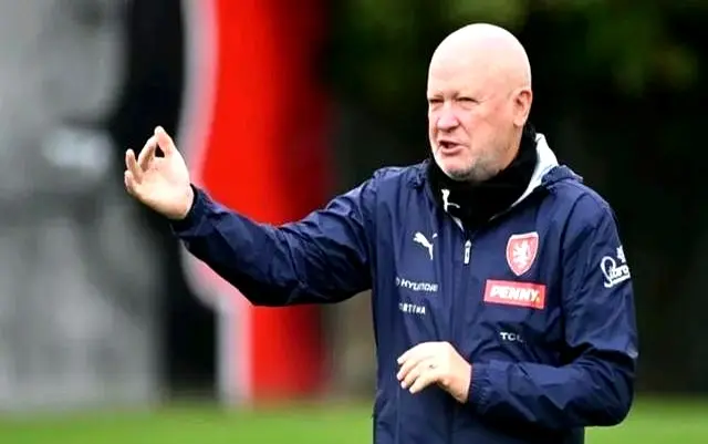 https, 展示了足球 https, 展示了足球